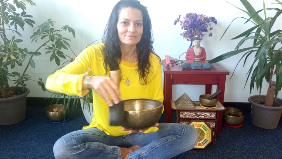 Isabel Soares Teixeira Insegnante Hatha Yoga Campane Tibetane e Meditazione - Saggezza dell'Anima Milano Yoga e Taoismo